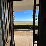 The Sea Under The House شقة